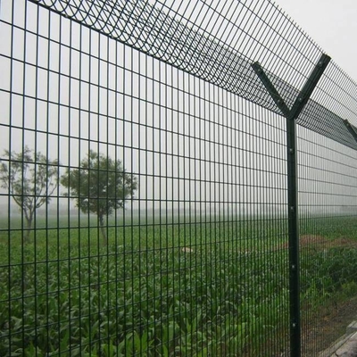 Factory price galvanized and pvc coated anti climb security airport fence prices