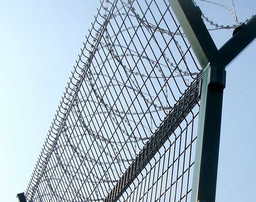 2m-3m Airport Fence with 50mm-100mm Post Hole for Security